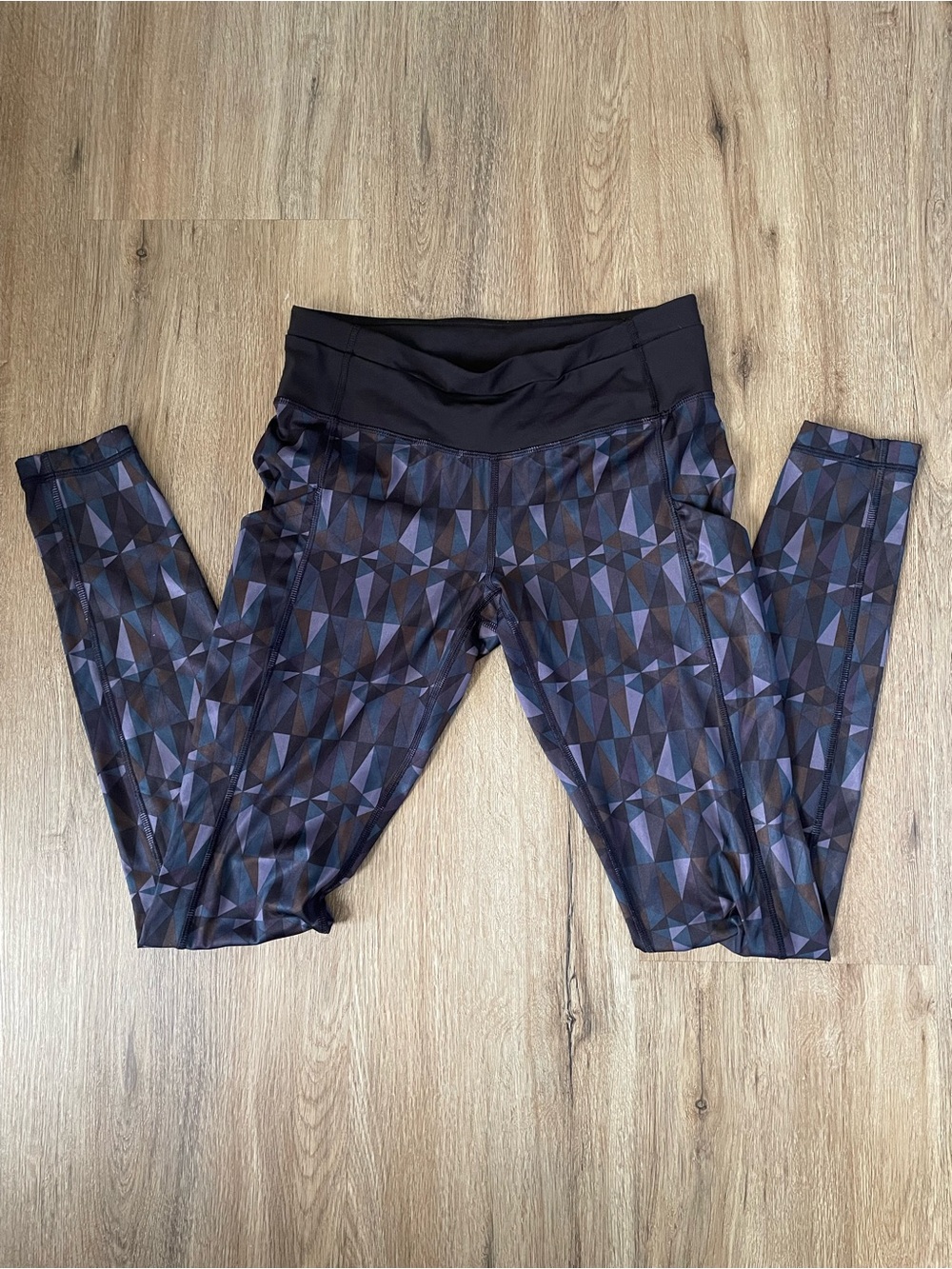 Lululemon leggings size 6